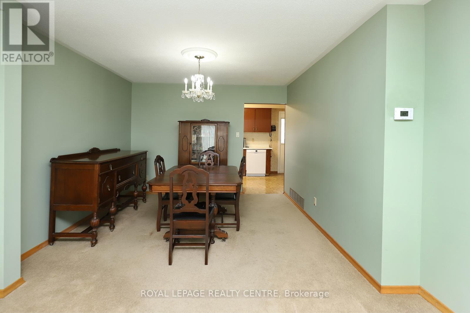 3390 Frobex Court, Mississauga, Ontario  L5C 2B5 - Photo 13 - W13010982