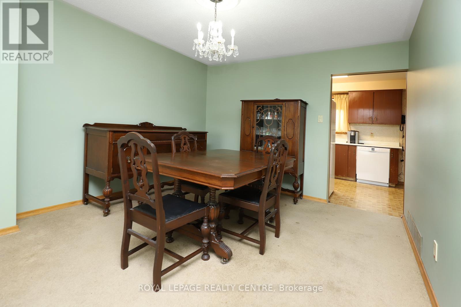 3390 Frobex Court, Mississauga, Ontario  L5C 2B5 - Photo 14 - W13010982