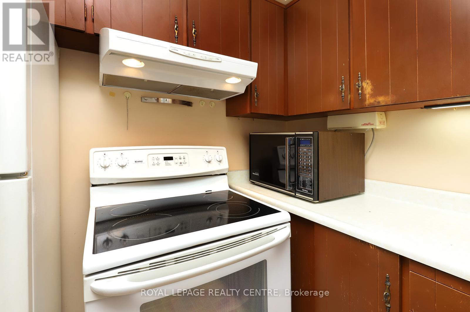 3390 Frobex Court, Mississauga, Ontario  L5C 2B5 - Photo 18 - W13010982