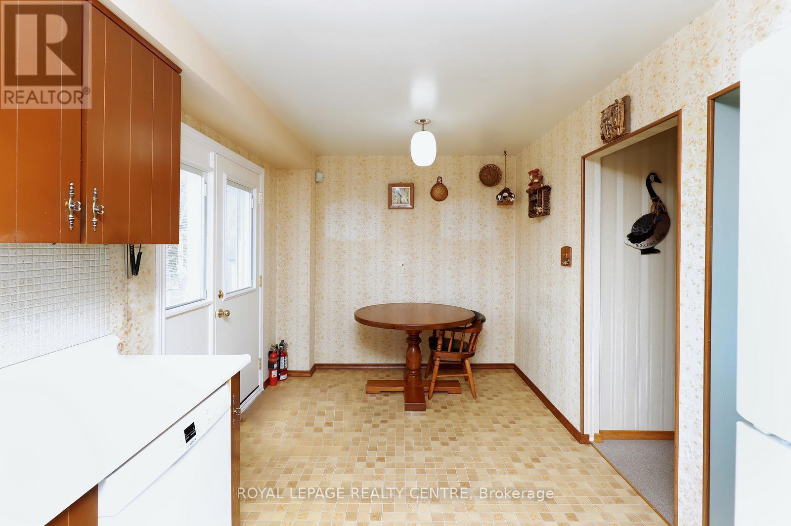 3390 Frobex Court, Mississauga, Ontario  L5C 2B5 - Photo 19 - W13010982