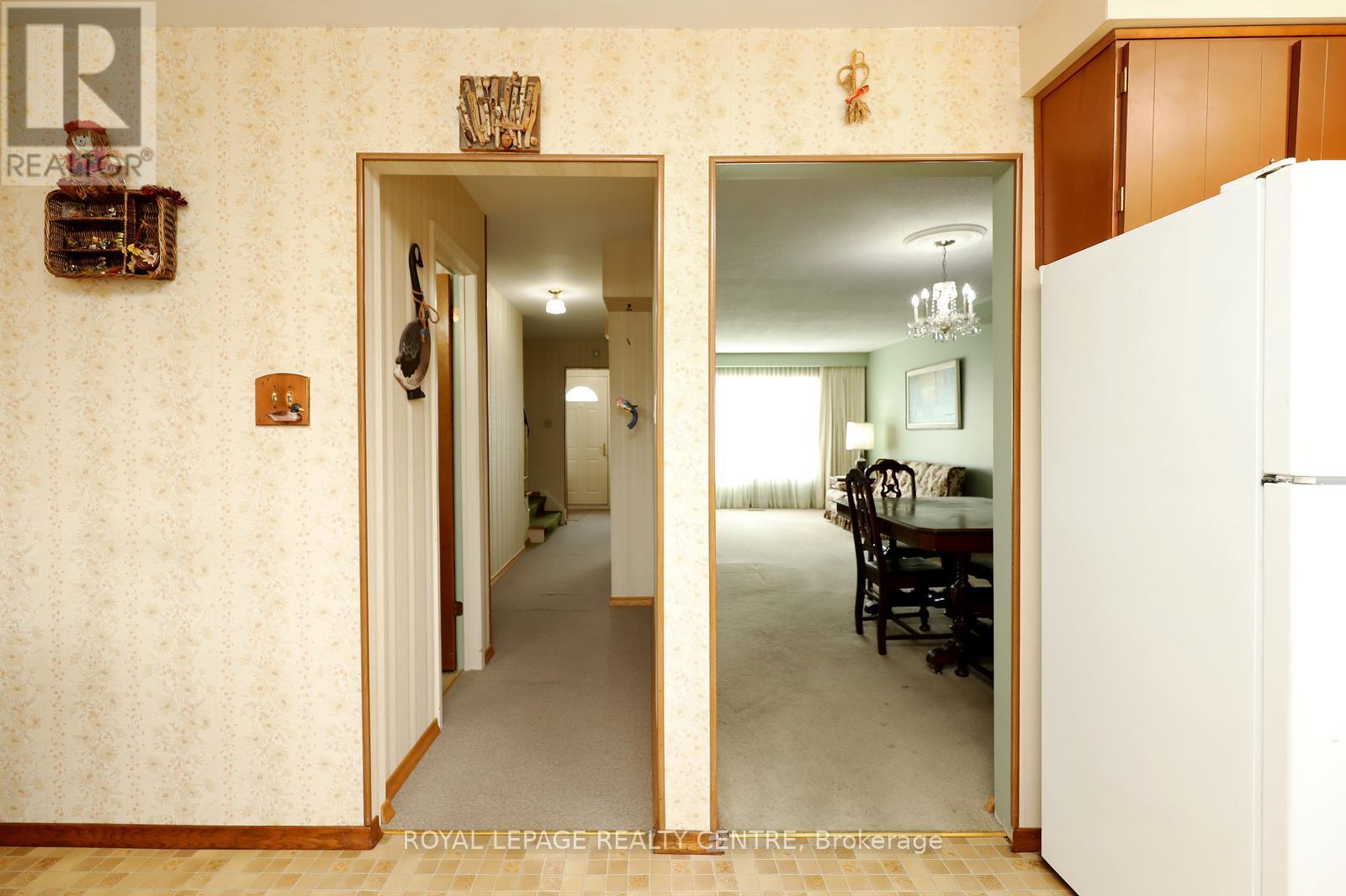 3390 Frobex Court, Mississauga, Ontario  L5C 2B5 - Photo 21 - W13010982