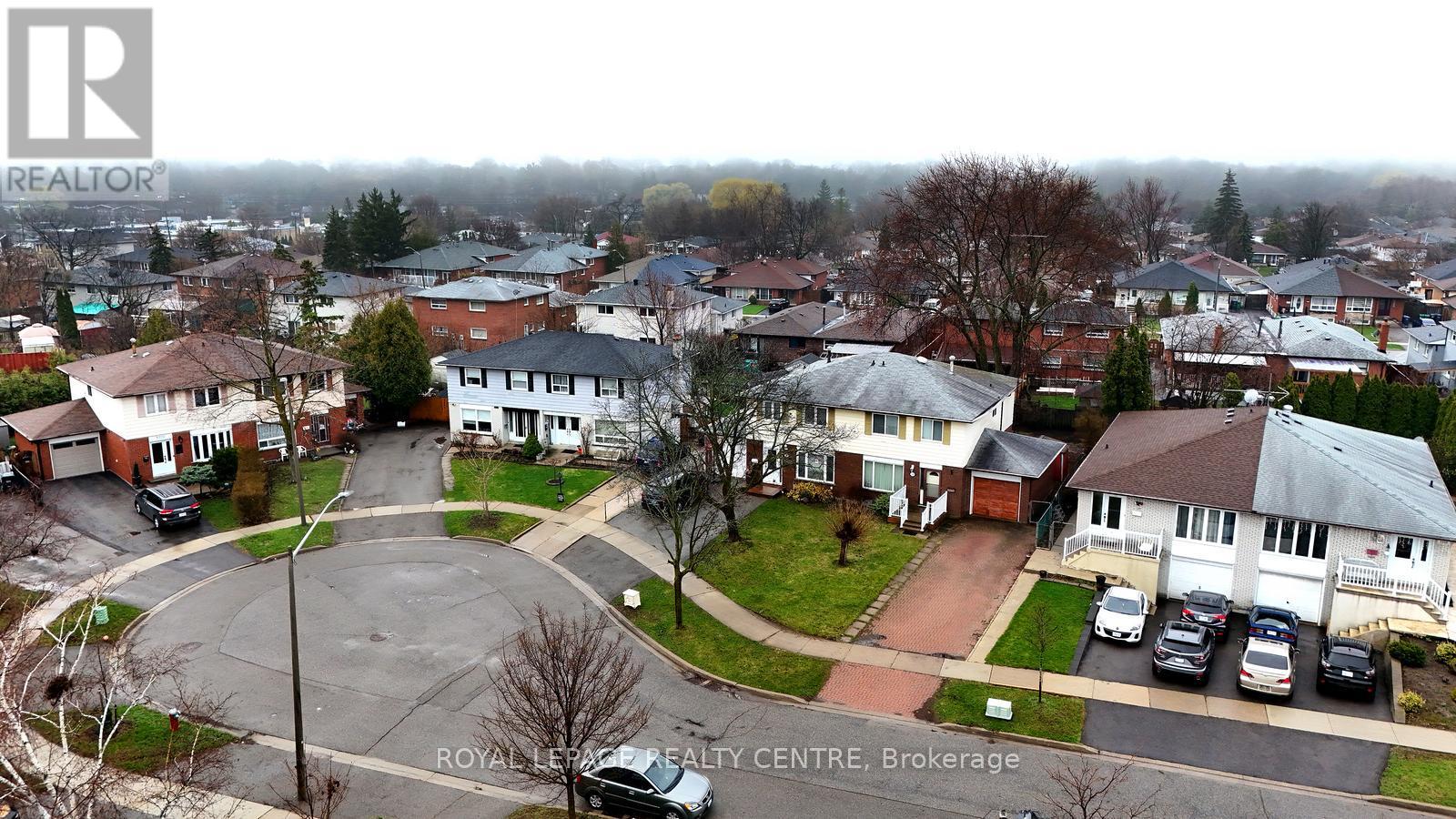 3390 Frobex Court, Mississauga, Ontario  L5C 2B5 - Photo 4 - W13010982