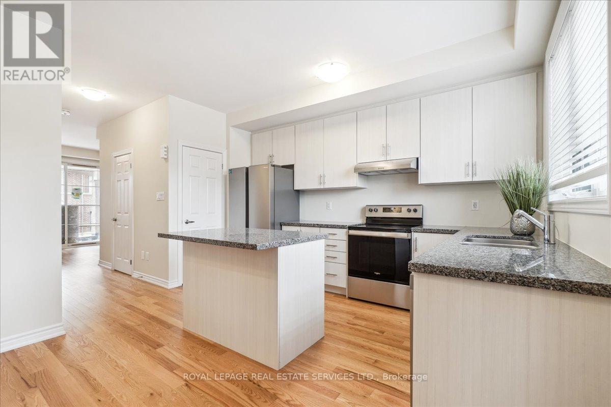 2096 Fairmont Common, Burlington, Ontario  L7P 0V8 - Photo 10 - W13010990