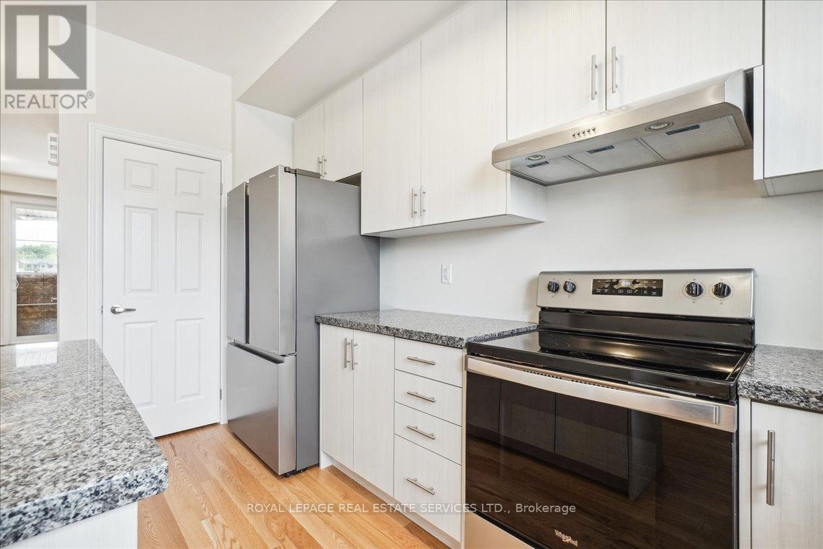 2096 Fairmont Common, Burlington, Ontario  L7P 0V8 - Photo 13 - W13010990