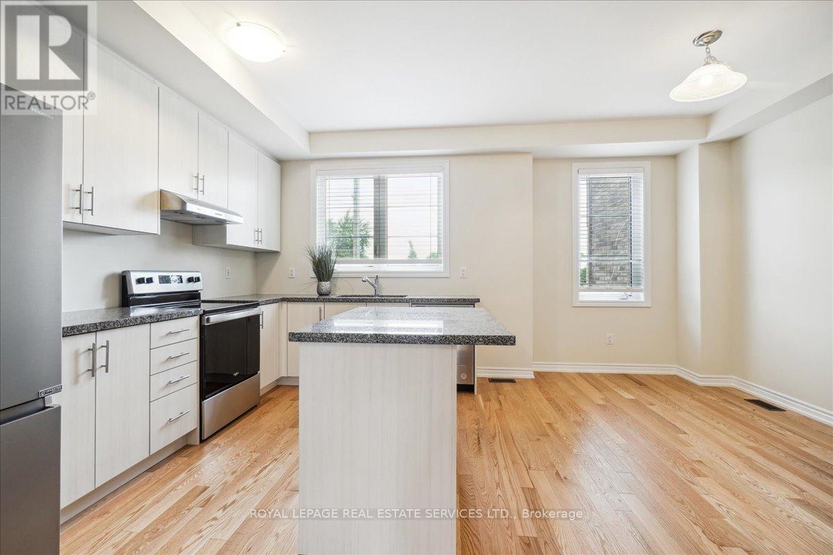 2096 Fairmont Common, Burlington, Ontario  L7P 0V8 - Photo 14 - W13010990