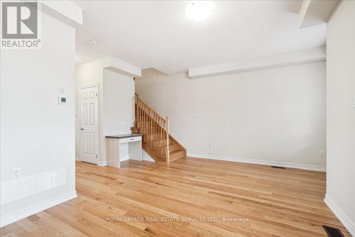 2096 Fairmont Common, Burlington, Ontario  L7P 0V8 - Photo 20 - W13010990