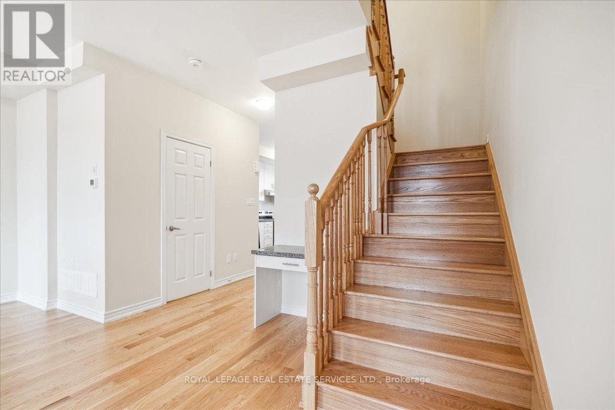 2096 Fairmont Common, Burlington, Ontario  L7P 0V8 - Photo 22 - W13010990