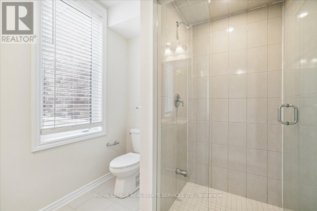 2096 Fairmont Common, Burlington, Ontario  L7P 0V8 - Photo 7 - W13010990