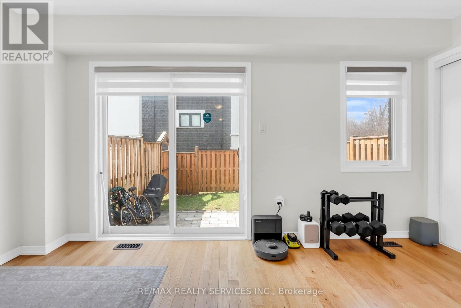 1801 Mitoff Place, Mississauga (Rathwood), Ontario  L4W 0E8 - Photo 6 - W13011010