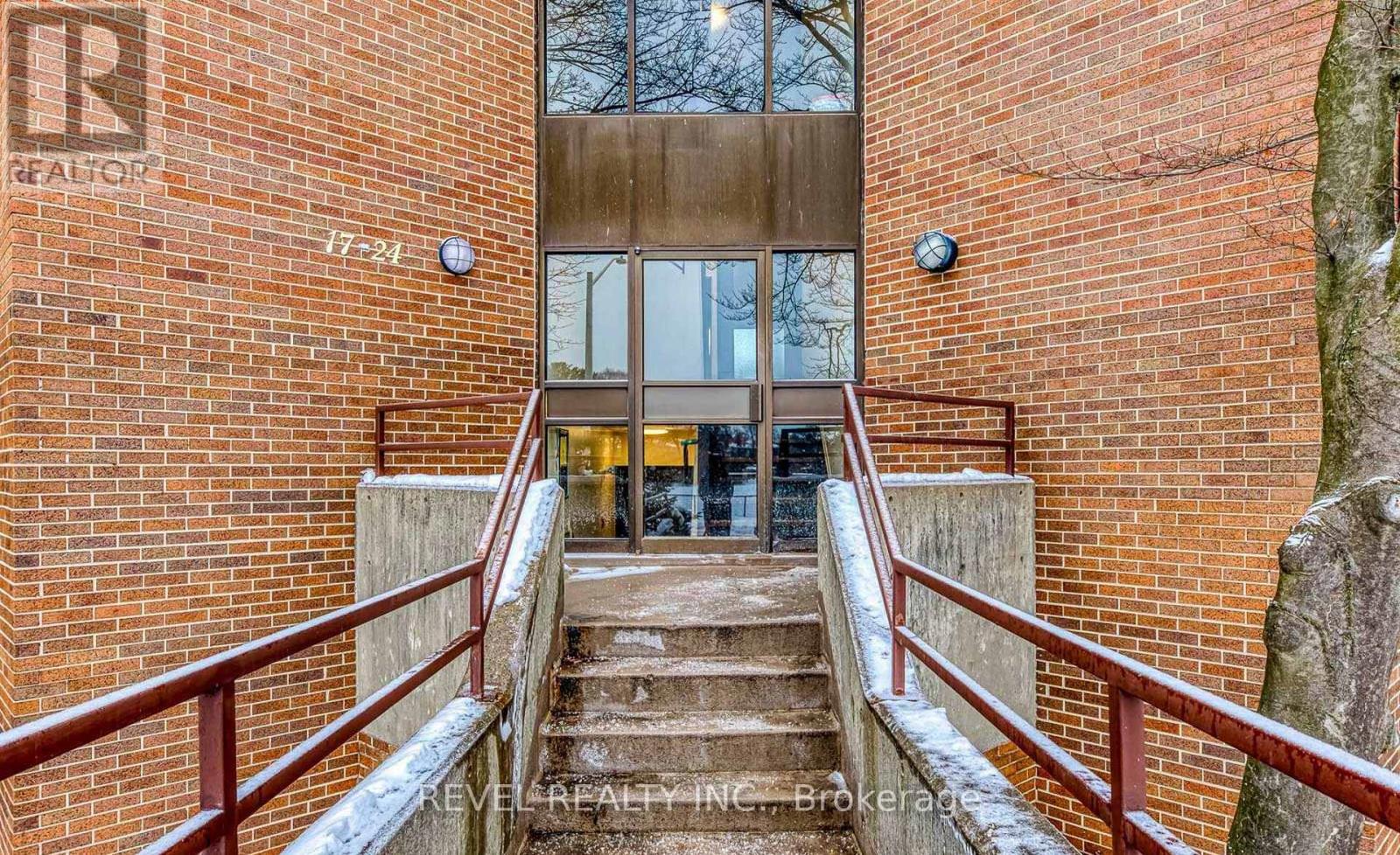 24 - 2035 South Millway Drive, Mississauga, Ontario  L5L 1R7 - Photo 2 - W13011020