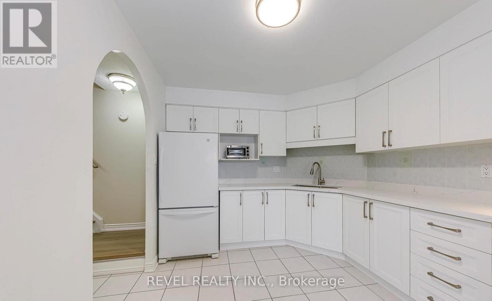 24 - 2035 South Millway Drive, Mississauga, Ontario  L5L 1R7 - Photo 6 - W13011020