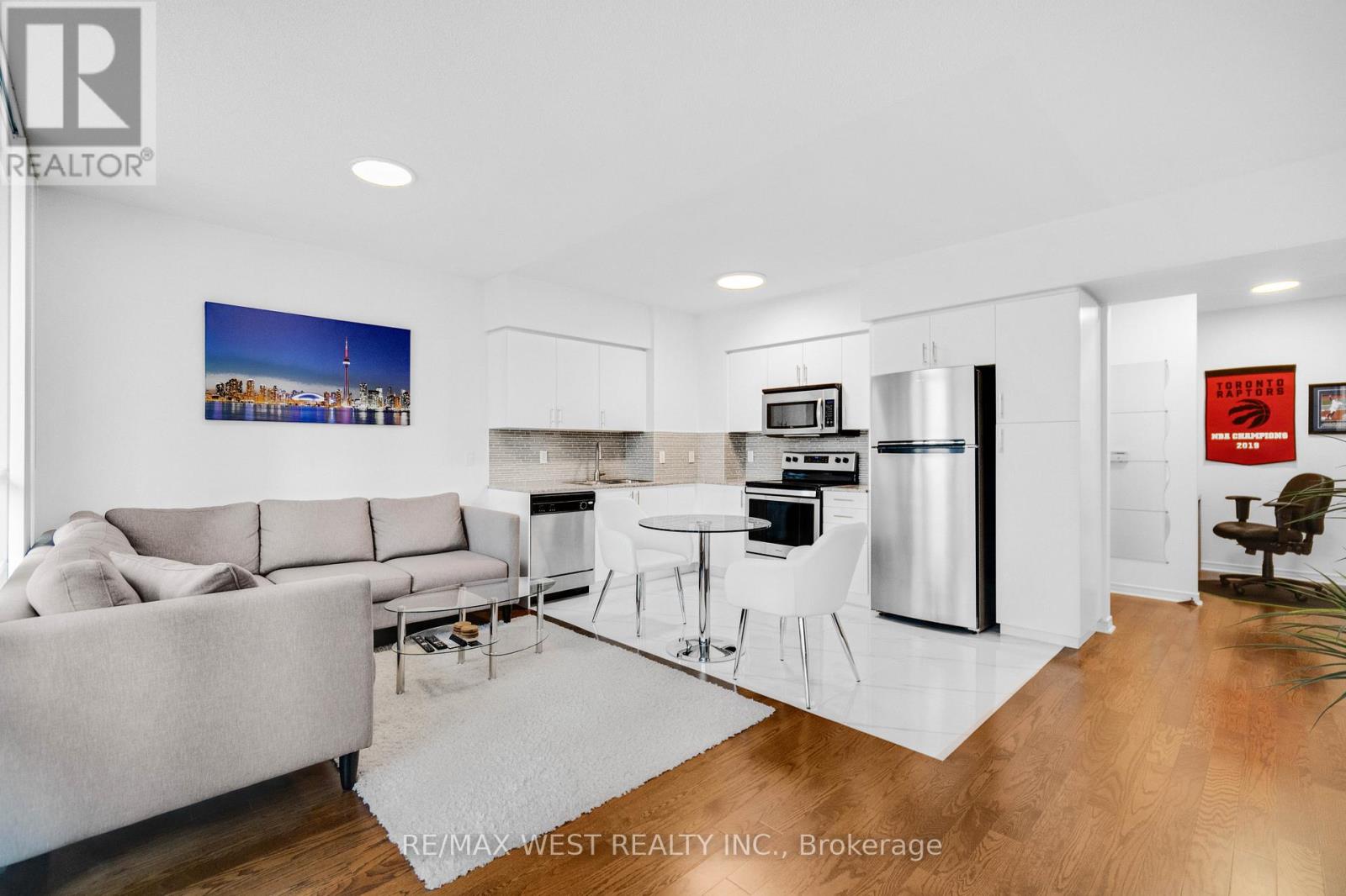 505 - 2240 Lake Shore Boulevard W, Toronto, Ontario  M8V 0B1 - Photo 3 - W13011094