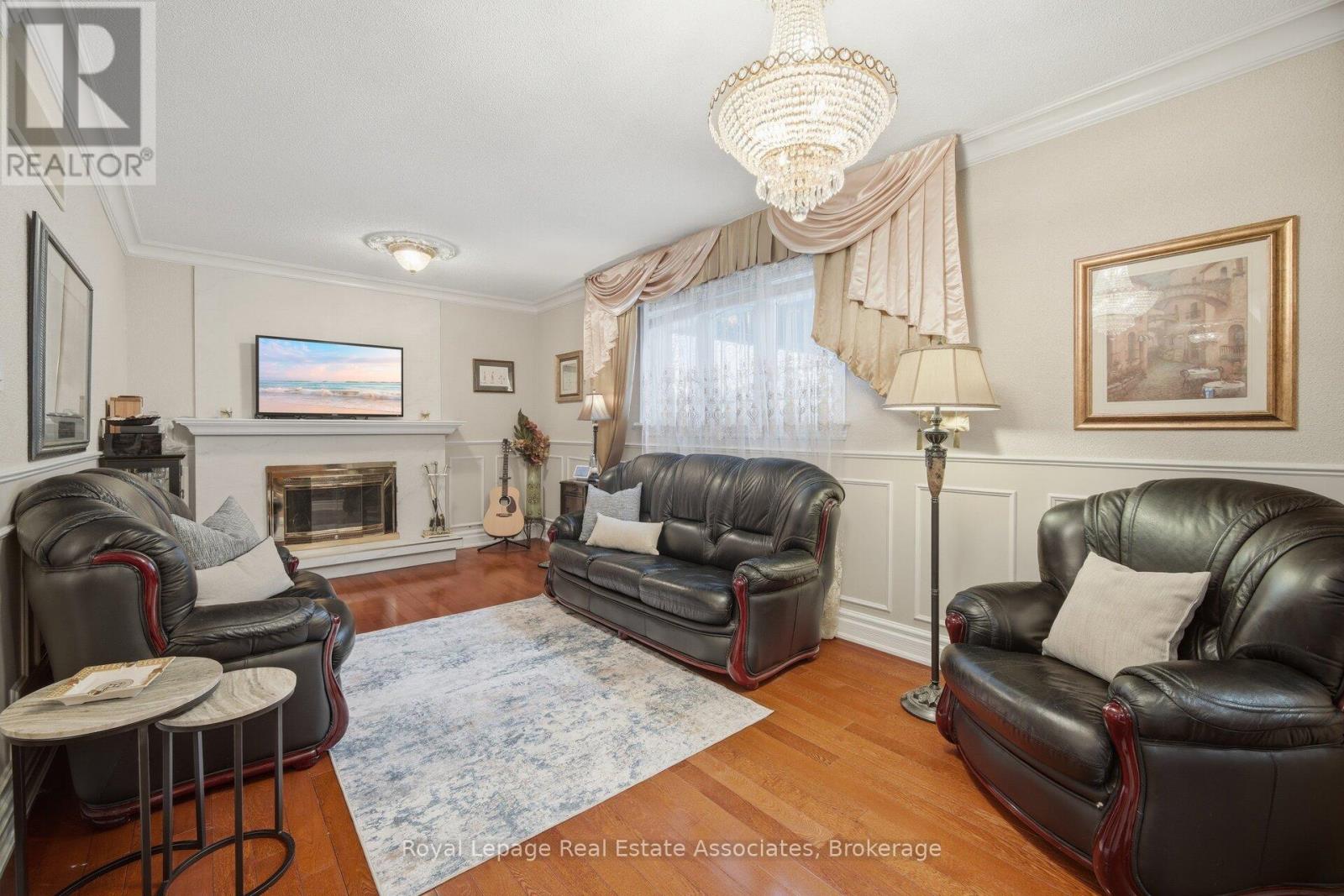 1311 Underwood Drive, Mississauga, Ontario  L4W 3M9 - Photo 14 - W13011096