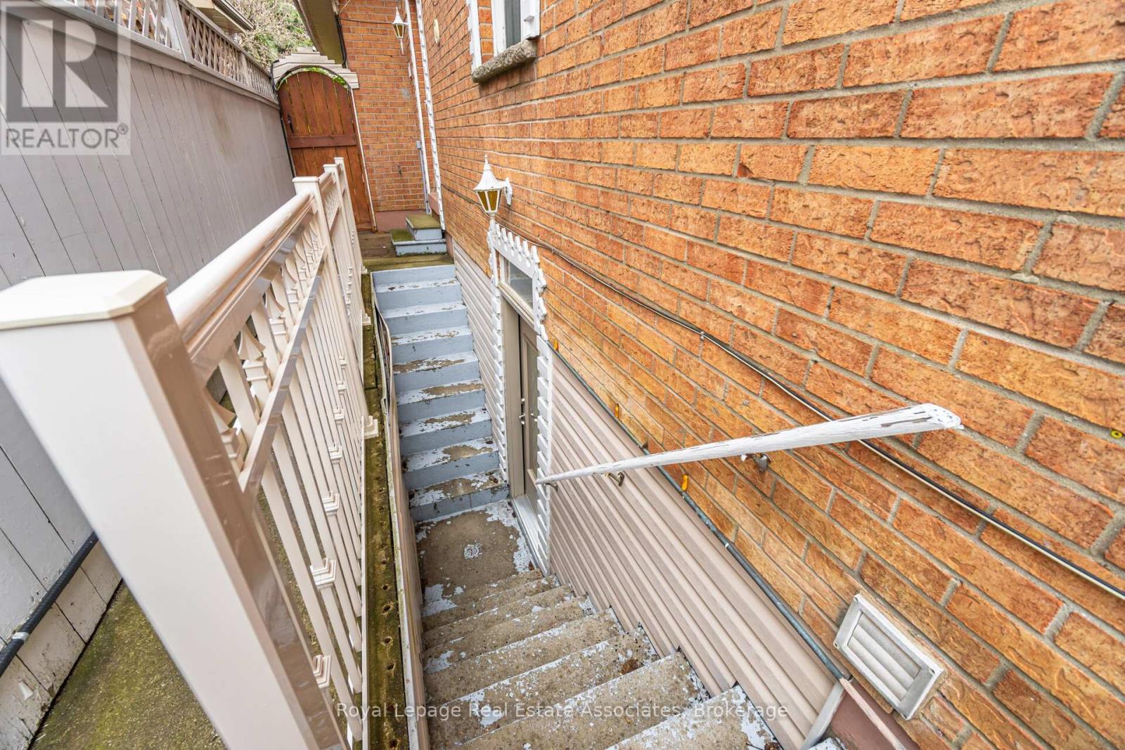 1311 Underwood Drive, Mississauga, Ontario  L4W 3M9 - Photo 28 - W13011096