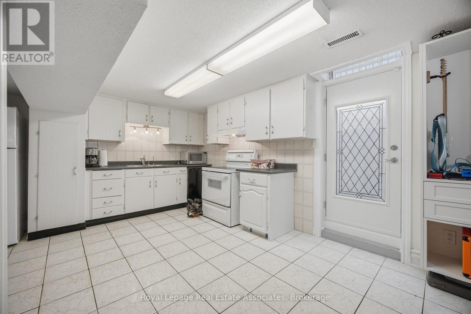 1311 Underwood Drive, Mississauga, Ontario  L4W 3M9 - Photo 30 - W13011096