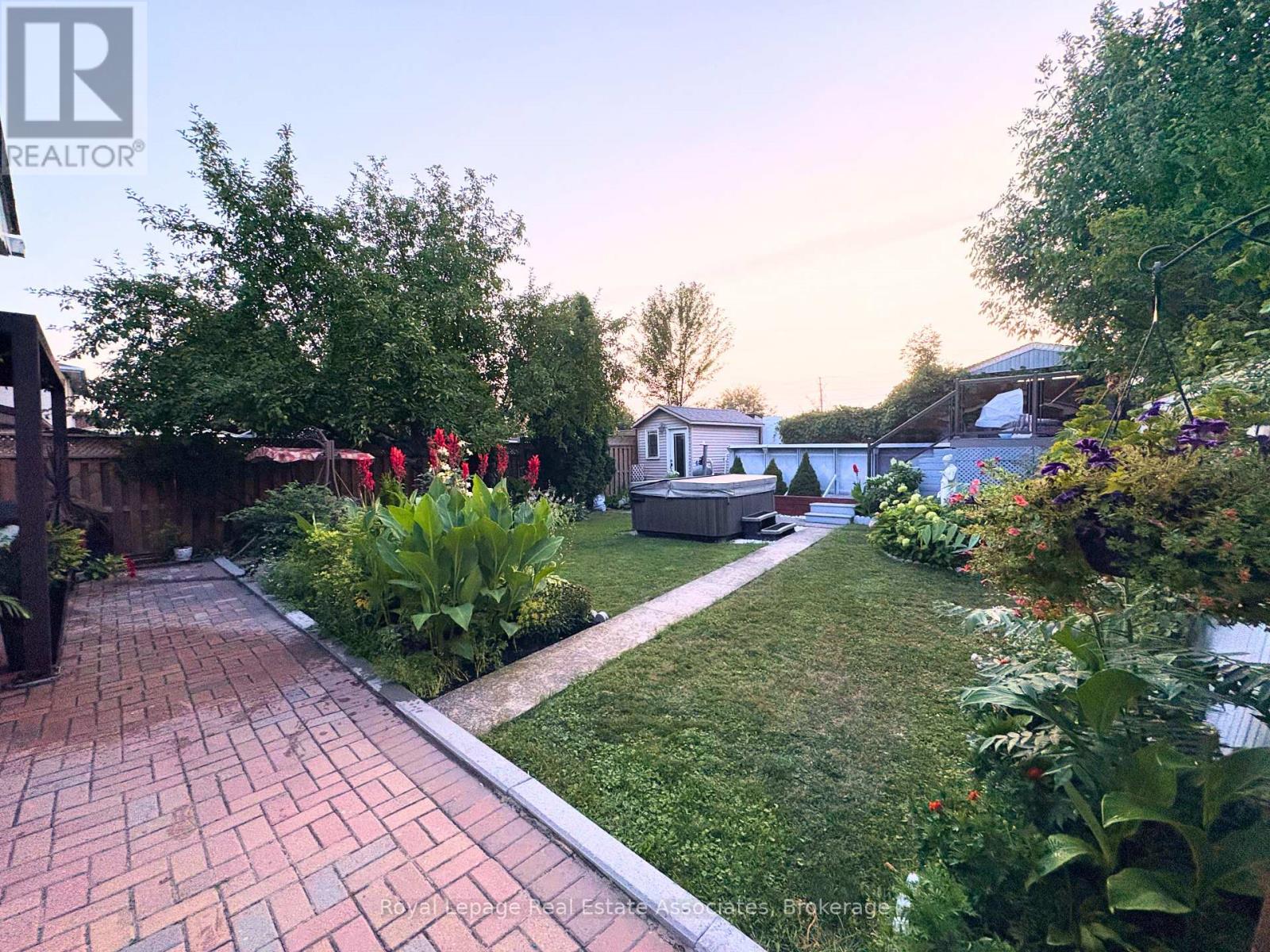 1311 Underwood Drive, Mississauga, Ontario  L4W 3M9 - Photo 42 - W13011096