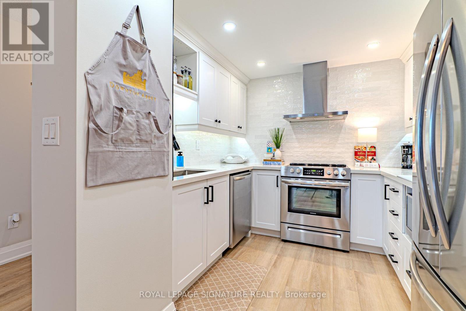 1206 - 550 Webb Drive, Mississauga, Ontario  L5B 3Y4 - Photo 5 - W13011108