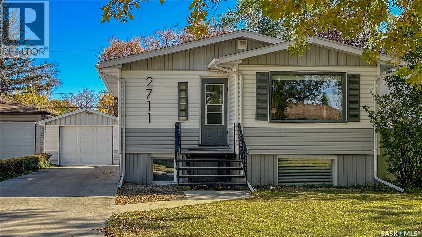 2711 Montreal Crescent, Regina, Saskatchewan  S4P 2W4 - Photo 2 - SK033198