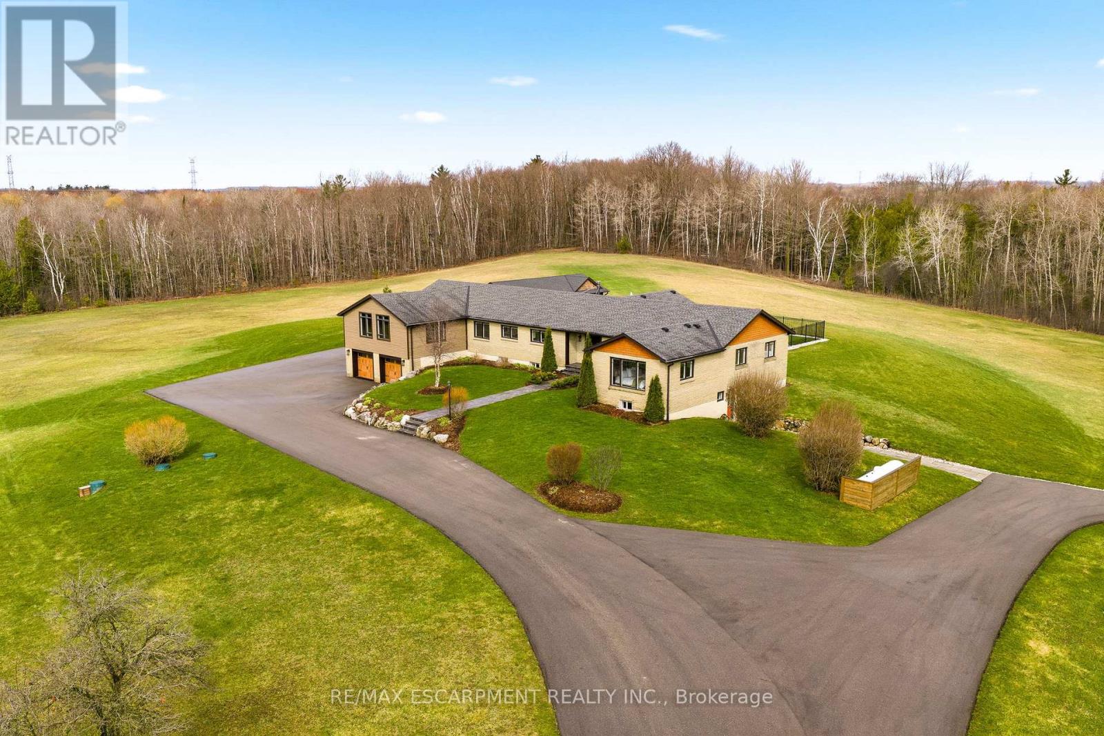 1371 10th Concession Road W, Hamilton, Ontario  N0B 2J0 - Photo 2 - X13011088