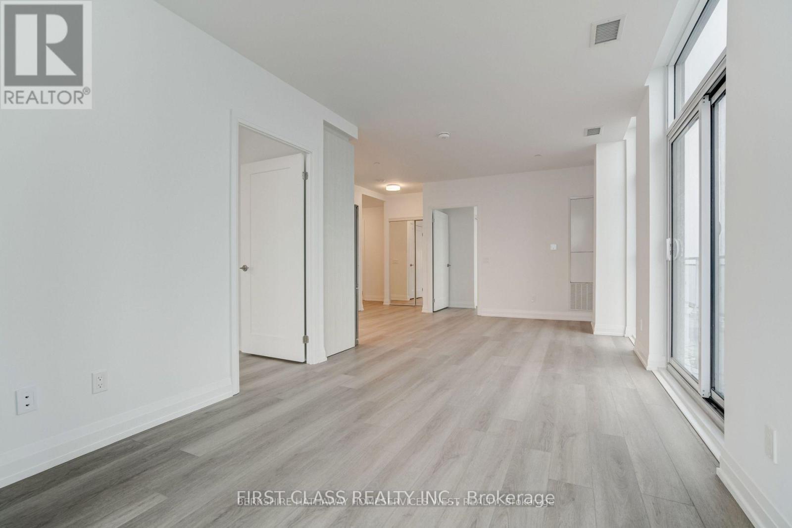 Unknown Address, ,    - Photo 13 - E12984362