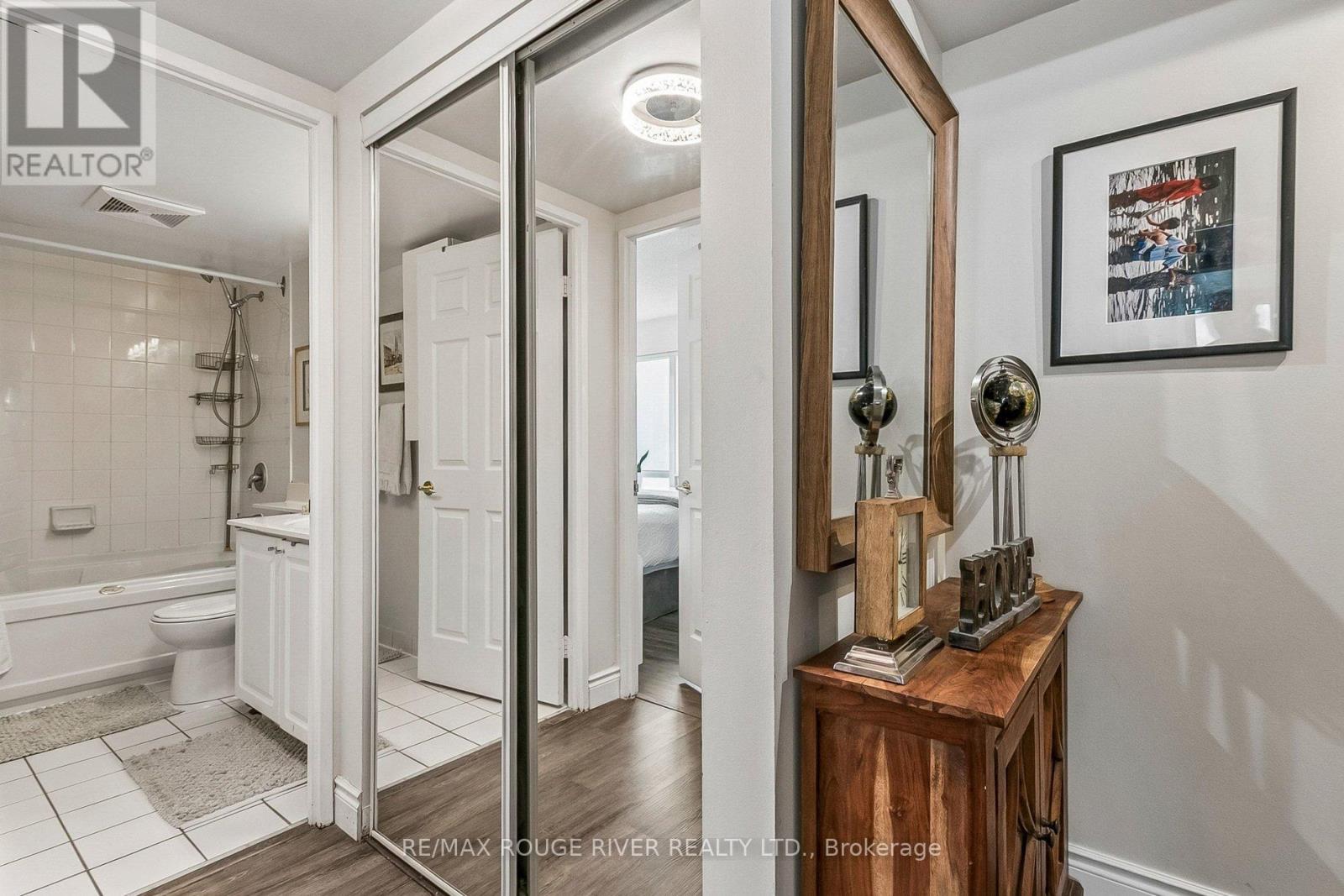 1203 - 11 Lee Centre Drive, Toronto, Ontario  M1H 3J5 - Photo 3 - E13005370