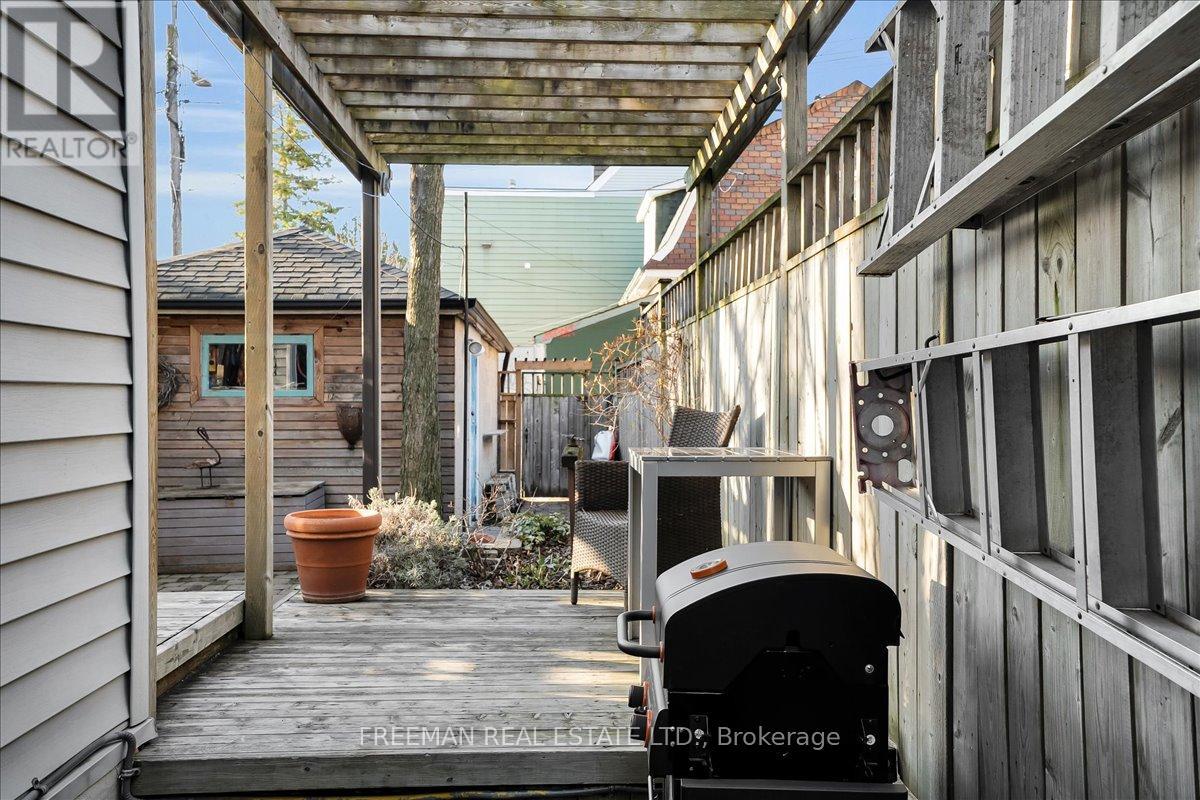 119 Barton Avenue, Toronto, Ontario  M6G 1P8 - Photo 34 - C13009344