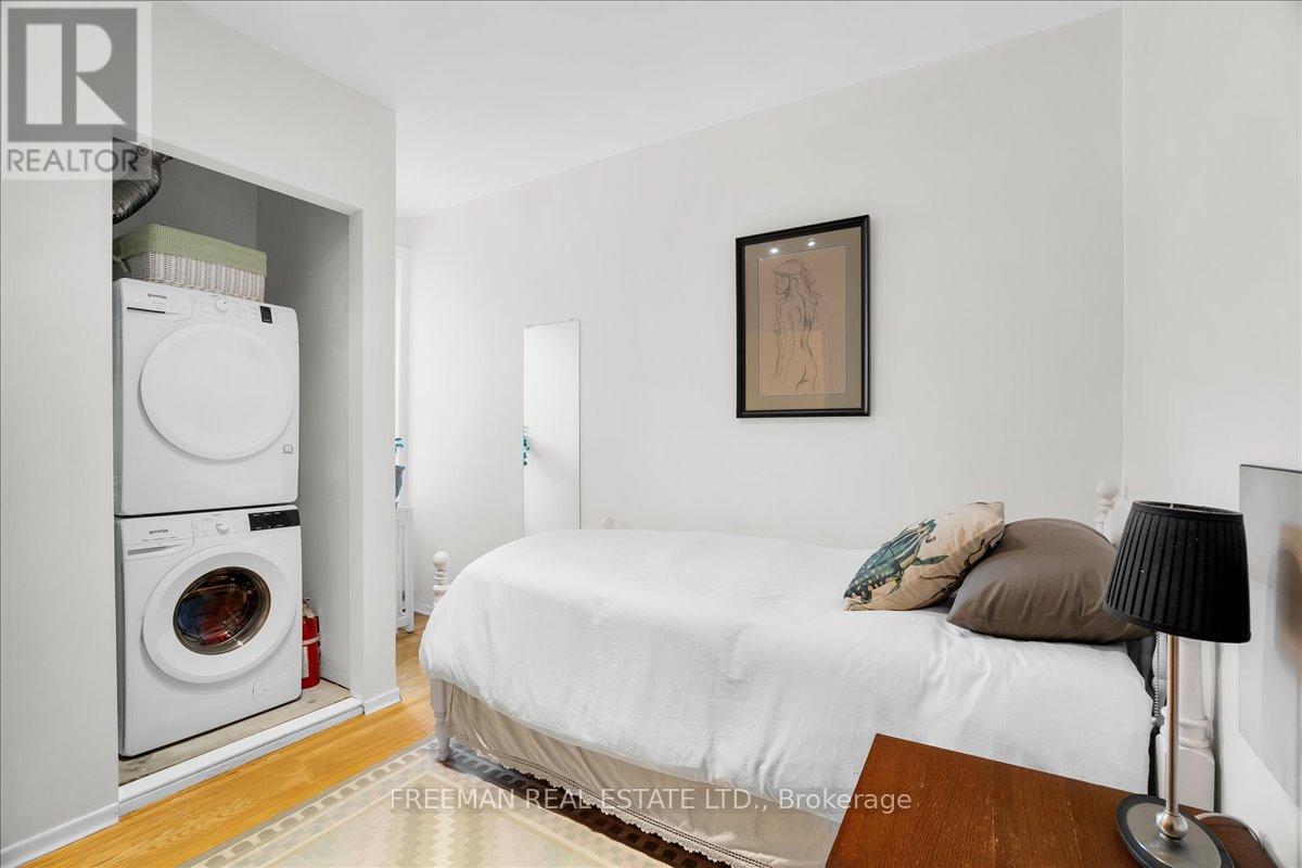 119 Barton Avenue, Toronto, Ontario  M6G 1P8 - Photo 21 - C13009344