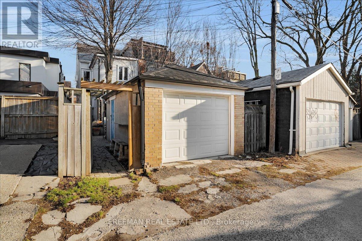 119 Barton Avenue, Toronto, Ontario  M6G 1P8 - Photo 36 - C13009344
