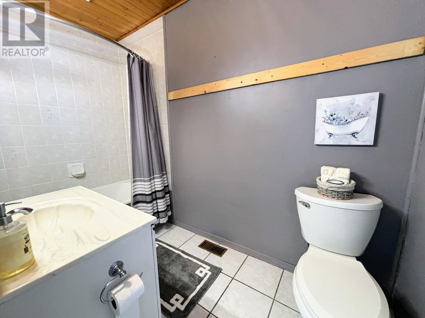 18 Swallow Dr, Manitouwadge, Ontario  P0T 2C0 - Photo 12 - TB2600727