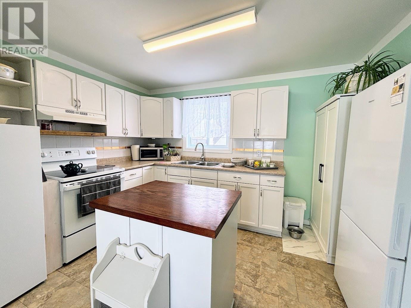 18 Swallow Dr, Manitouwadge, Ontario  P0T 2C0 - Photo 3 - TB2600727