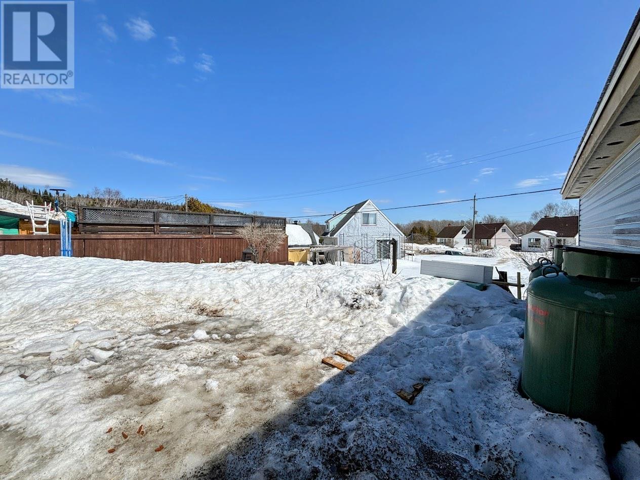 18 Swallow Dr, Manitouwadge, Ontario  P0T 2C0 - Photo 33 - TB2600727