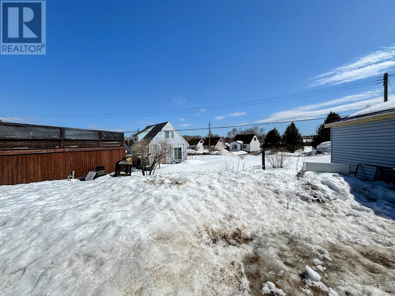 18 Swallow Dr, Manitouwadge, Ontario  P0T 2C0 - Photo 34 - TB2600727