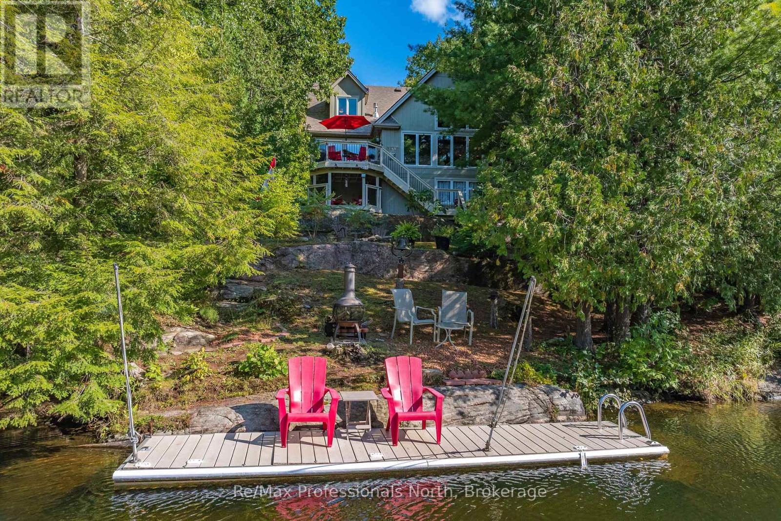1005 Laidlaw Avenue, Gravenhurst, Ontario  L0K 2B0 - Photo 2 - X12885834