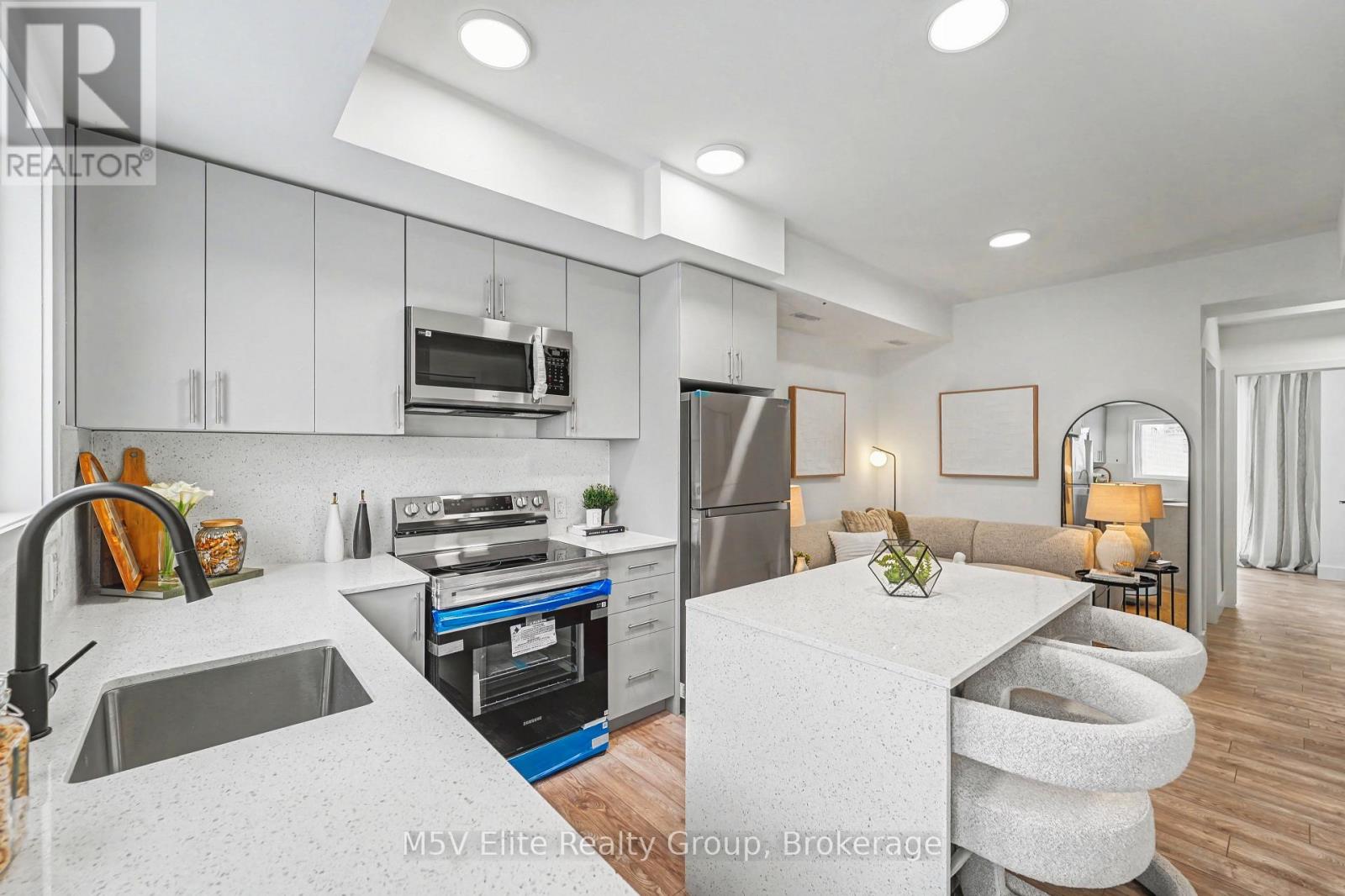 6638 Mcleod Road, Niagara Falls, Ontario  L2G 3G5 - Photo 3 - X13009372