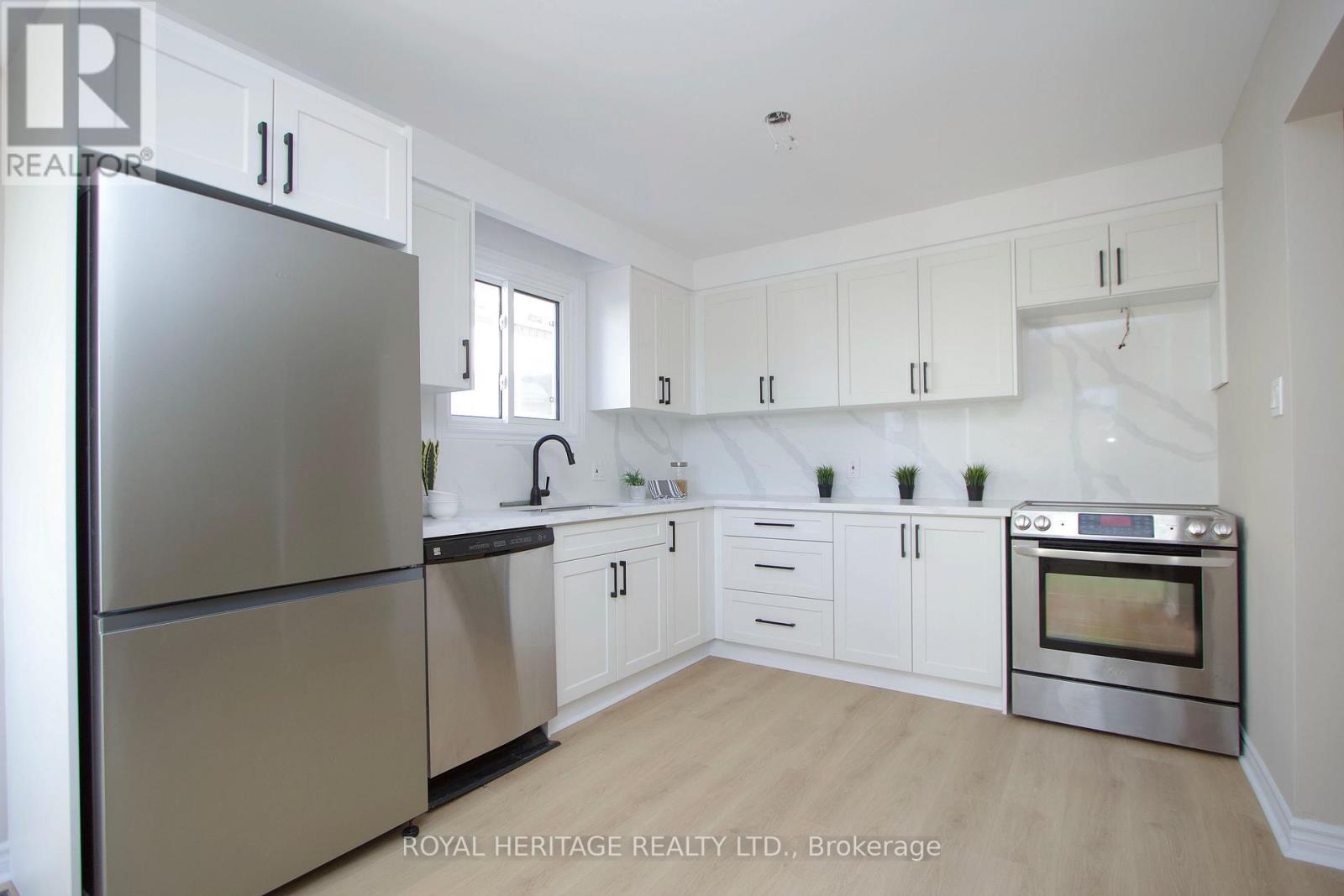 77 Devondale Street, Clarington, Ontario  L1E 2A1 - Photo 4 - E12968674