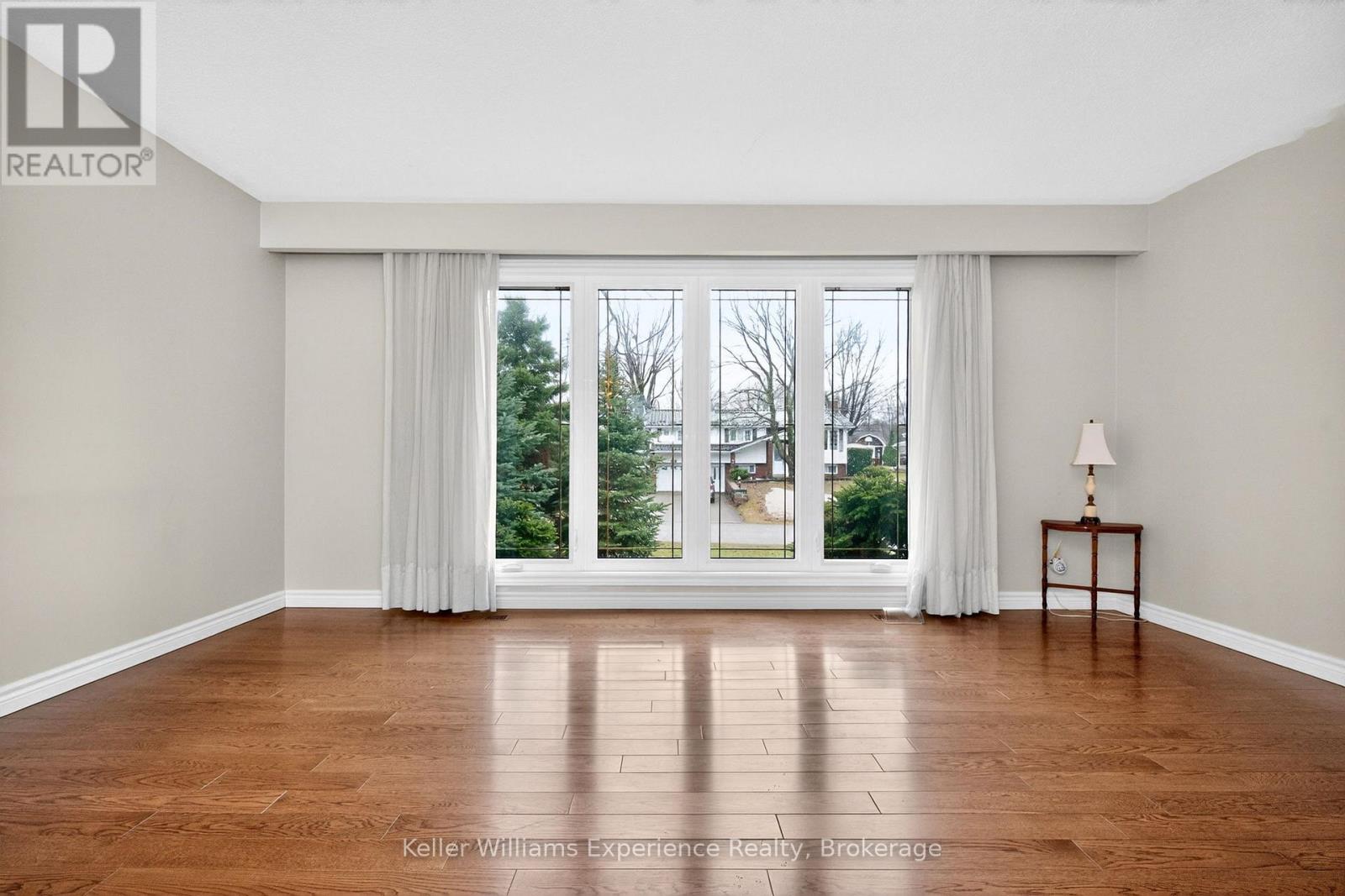 19 Viel Street, Penetanguishene, Ontario  L9M 1J1 - Photo 15 - S13011428