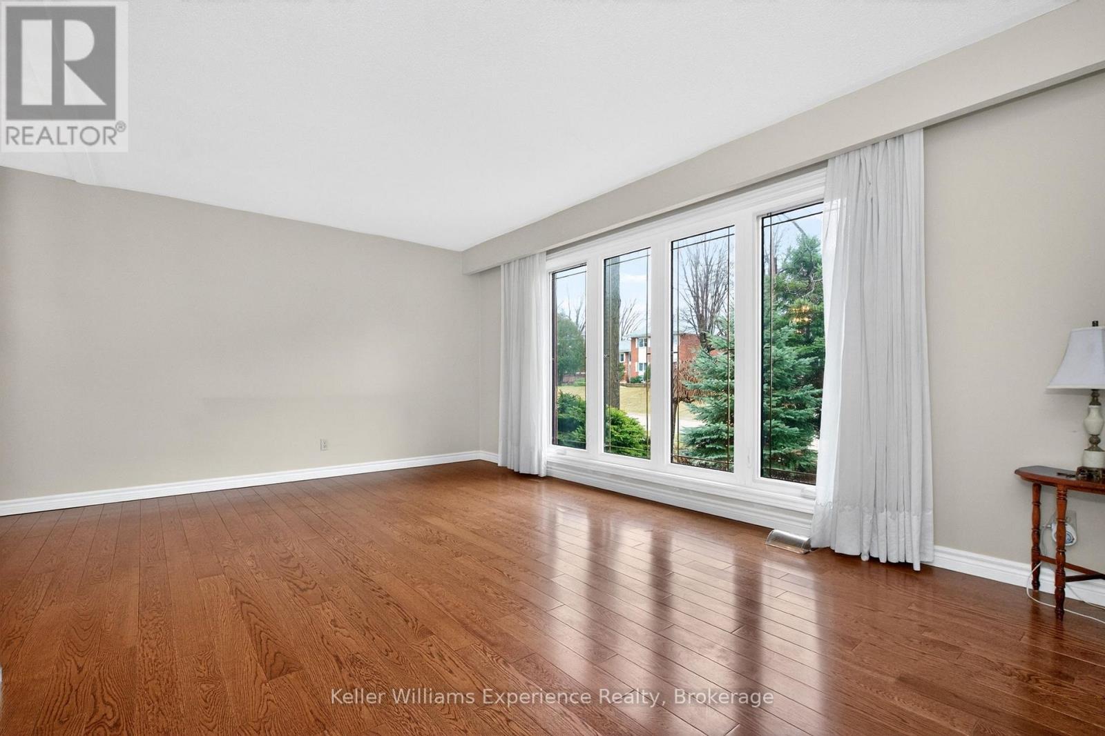 19 Viel Street, Penetanguishene, Ontario  L9M 1J1 - Photo 17 - S13011428