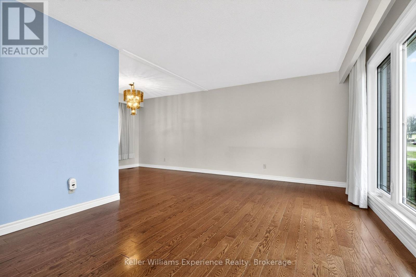 19 Viel Street, Penetanguishene, Ontario  L9M 1J1 - Photo 22 - S13011428