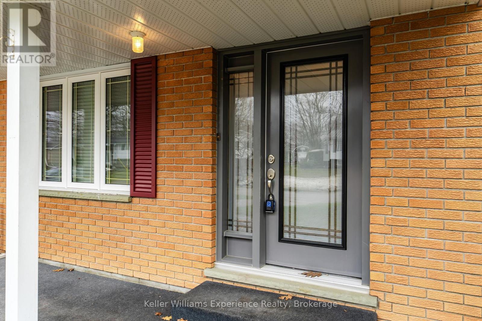 19 Viel Street, Penetanguishene, Ontario  L9M 1J1 - Photo 3 - S13011428