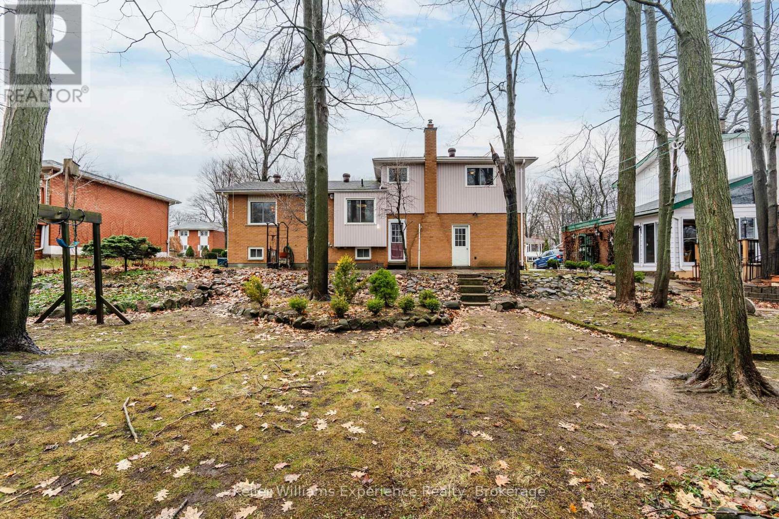 19 Viel Street, Penetanguishene, Ontario  L9M 1J1 - Photo 47 - S13011428