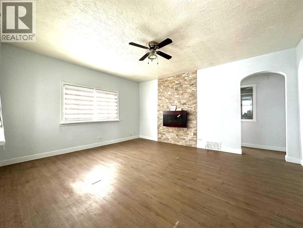 1101 22 Avenue Nw, Calgary, Alberta  T2M 1P6 - Photo 3 - A2299077