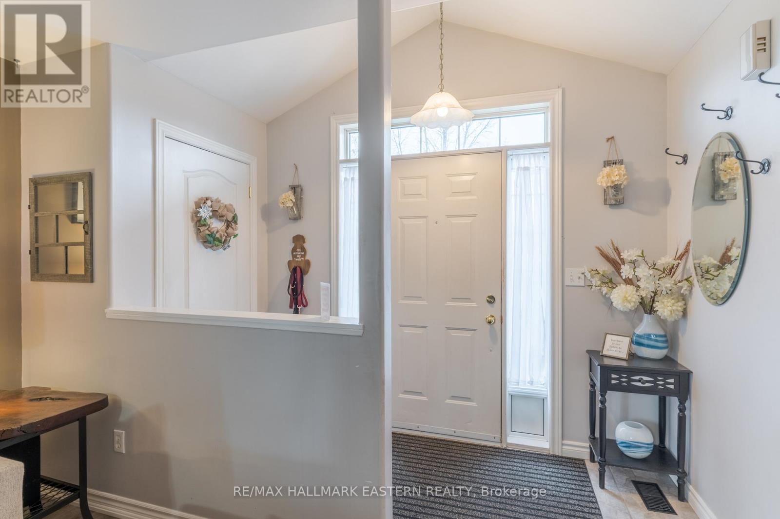 702 Trailview Drive, Peterborough (Ashburnham Ward 4), Ontario  K9J 8P2 - Photo 6 - X13011376