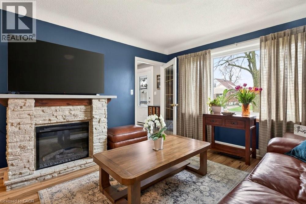 328 East 19th Street, Hamilton, Ontario  L9A 4S8 - Photo 7 - 40821632