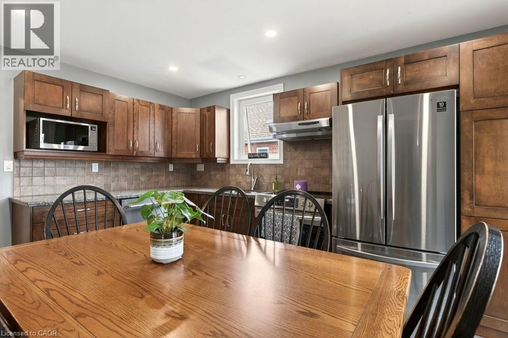 328 East 19th Street, Hamilton, Ontario  L9A 4S8 - Photo 9 - 40821632