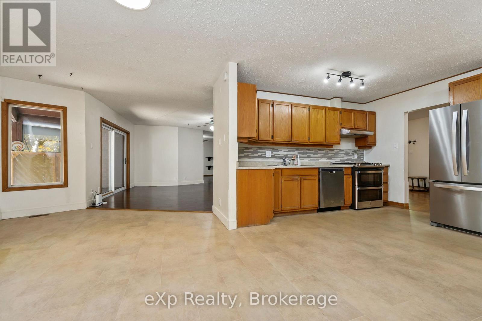 18 Kristen Heights, Parry Sound, Ontario  P2A 2Z6 - Photo 7 - X13011174