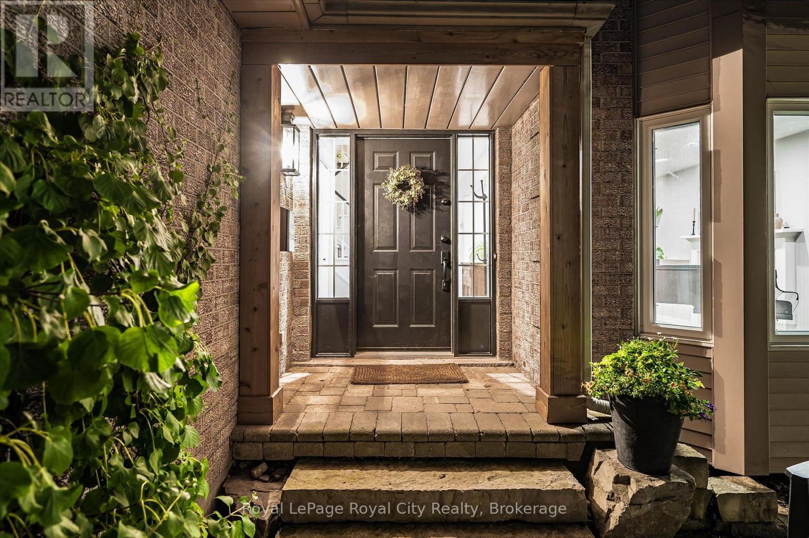 14 Wood Duck Court, Guelph, Ontario  N1C 1B1 - Photo 4 - X13011178