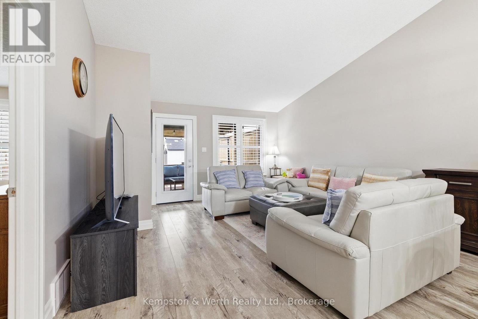 235 Krotz Street E, North Perth, Ontario  N4W 0B3 - Photo 12 - X13011340