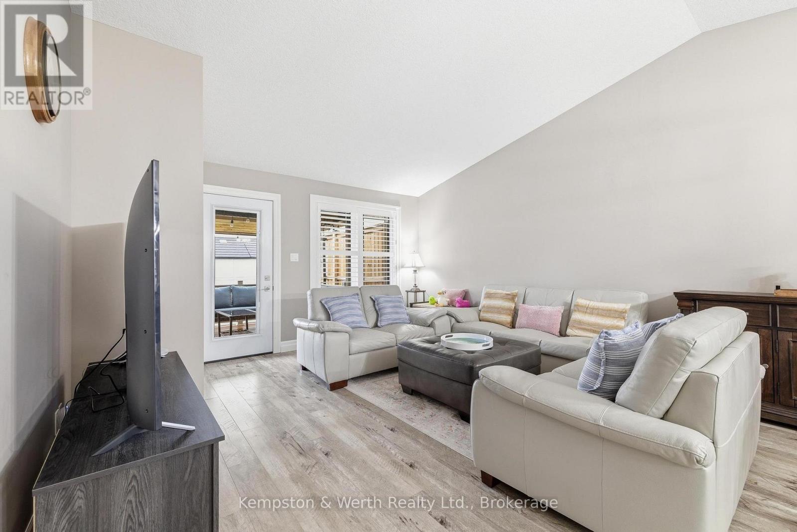 235 Krotz Street E, North Perth, Ontario  N4W 0B3 - Photo 13 - X13011340