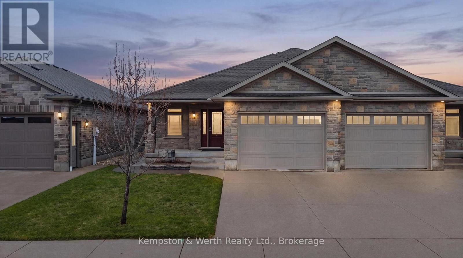 235 Krotz Street E, North Perth, Ontario  N4W 0B3 - Photo 2 - X13011340