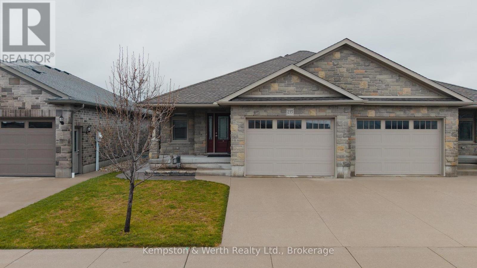 235 Krotz Street E, North Perth, Ontario  N4W 0B3 - Photo 3 - X13011340